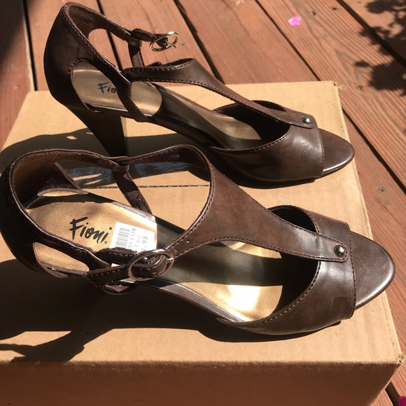 Fiona sandals in great condition - Picture 2 of 4